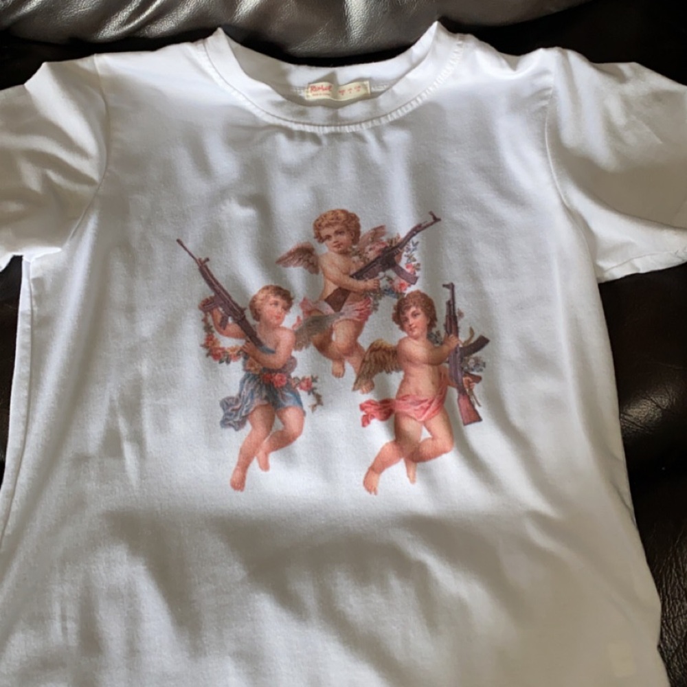 Size smal shirt. Crop too ish.